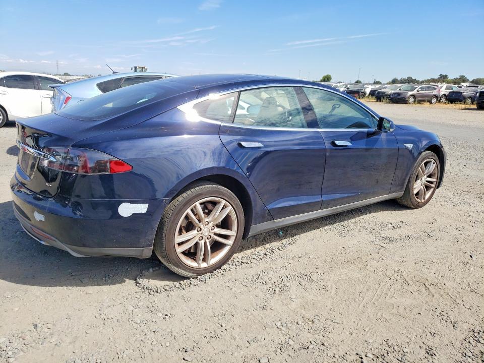 67751846 :رقم المزاد ، 5YJSA1CNXDFP22540 vin ، 2013 Tesla Model S مزاد بيع