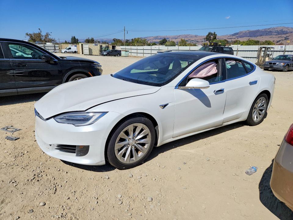 Auction sale of the 2016 Tesla Model S, vin: 5YJSA1E20GF170781, lot number: 69814806