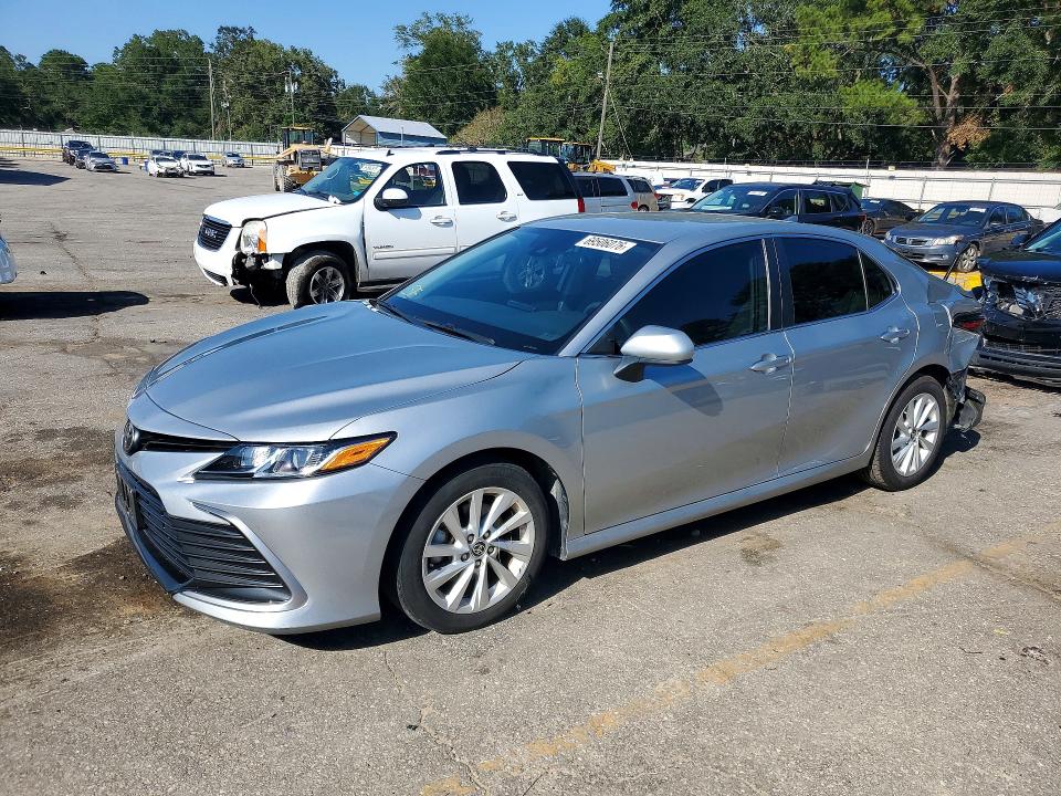 69506076 :رقم المزاد ، 4T1C11AK9MU449655 vin ، 2021 Toyota Camry مزاد بيع