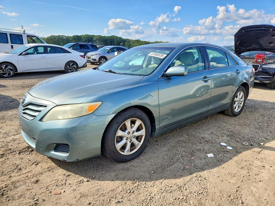 67686536 :رقم المزاد ، 4T1BF3EK6BU692033 vin ، 2011 Toyota Camry مزاد بيع