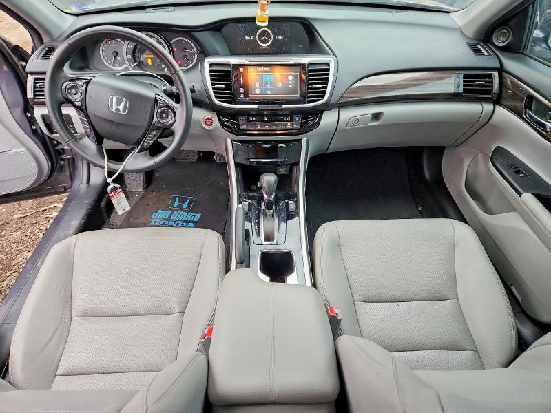 2017 Honda Accord მანქანა იყიდება აუქციონზე, vin: 1HGCR3F90HA038992, აუქციონის ნომერი: 69740666