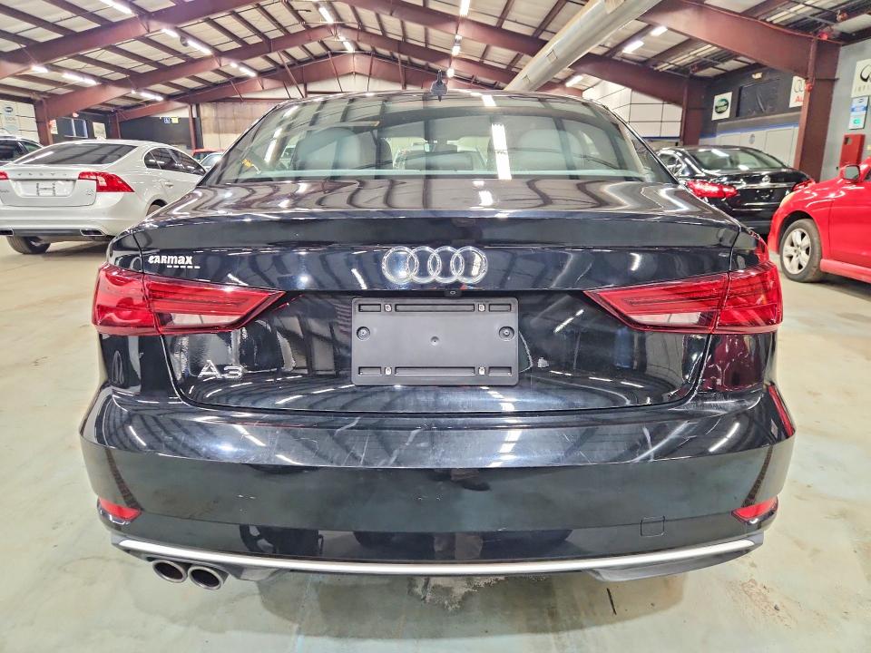 67505116 :رقم المزاد ، WAUAUGFF8J1040512 vin ، 2018 Audi A3 مزاد بيع