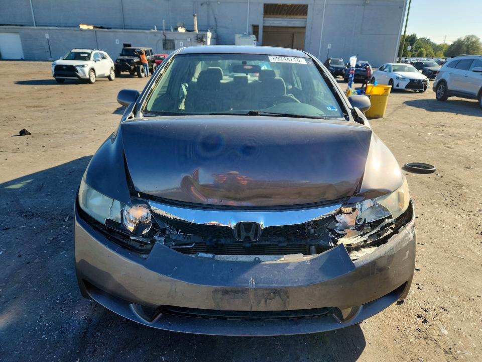 69244216 :رقم المزاد ، 19XFA1F54BE025199 vin ، 2011 Honda Civic مزاد بيع