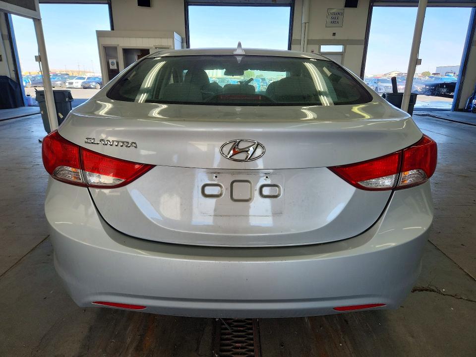 2011 Hyundai Elantra მანქანა იყიდება აუქციონზე, vin: 5NPDH4AE9BH038392, აუქციონის ნომერი: 68177856