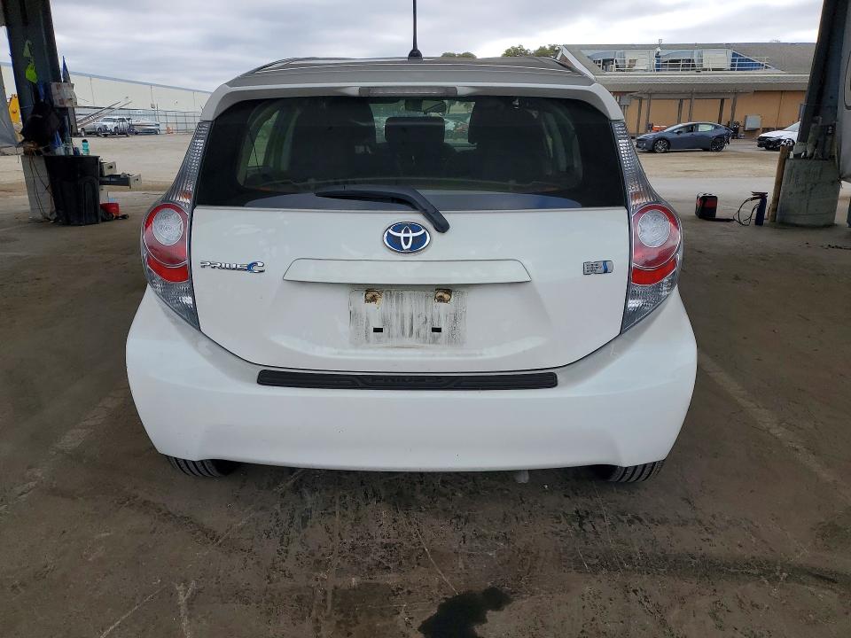 69224436 :رقم المزاد ، JTDKDTB33E1573904 vin ، 2014 Toyota Prius C مزاد بيع