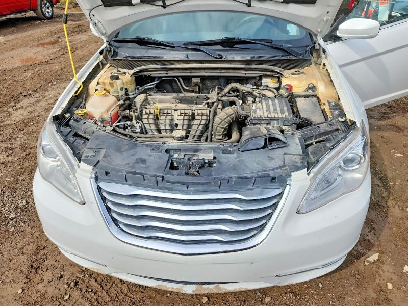 69430336 :رقم المزاد ، 1C3BCBEB1CN121931 vin ، 2012 Chrysler 200 مزاد بيع