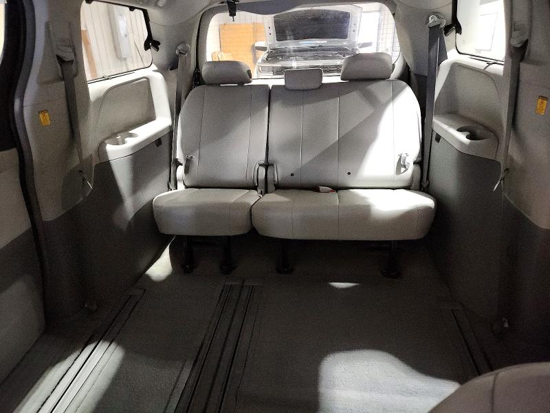 69051376 :رقم المزاد ، 5TDYK3DC4CS259773 vin ، 2012 Toyota Sienna مزاد بيع