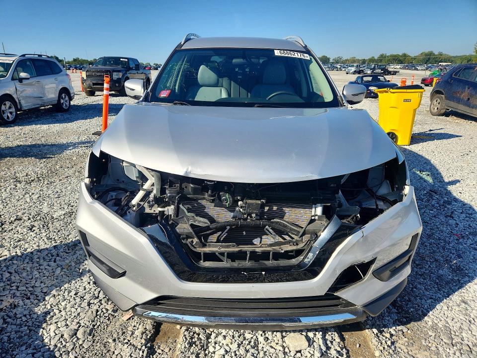 2018 Nissan Rogue მანქანა იყიდება აუქციონზე, vin: 5N1AT2MT2JC828865, აუქციონის ნომერი: 68862176