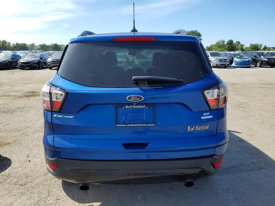 68970326 :رقم المزاد ، 1FMCU0GD2JUD42517 vin ، 2018 Ford Escape مزاد بيع