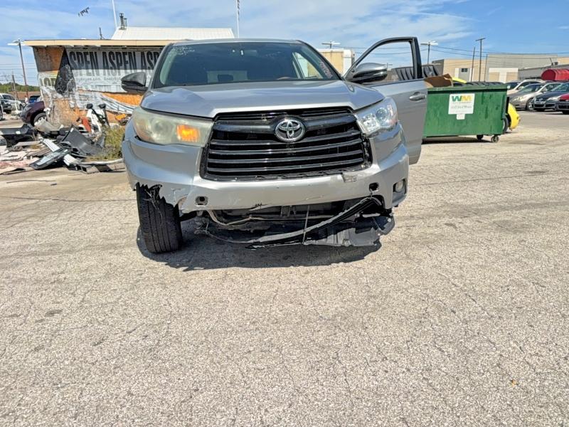 Продаж на аукціоні авто 2016 Toyota Highlander, vin: 5TDBKRFH4GS255097, номер лоту: 69370426