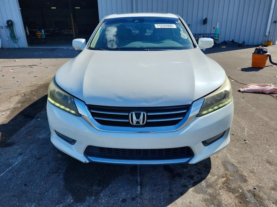 71235966 :رقم المزاد ، 1HGCR3F85FA015311 vin ، 2015 Honda Accord مزاد بيع