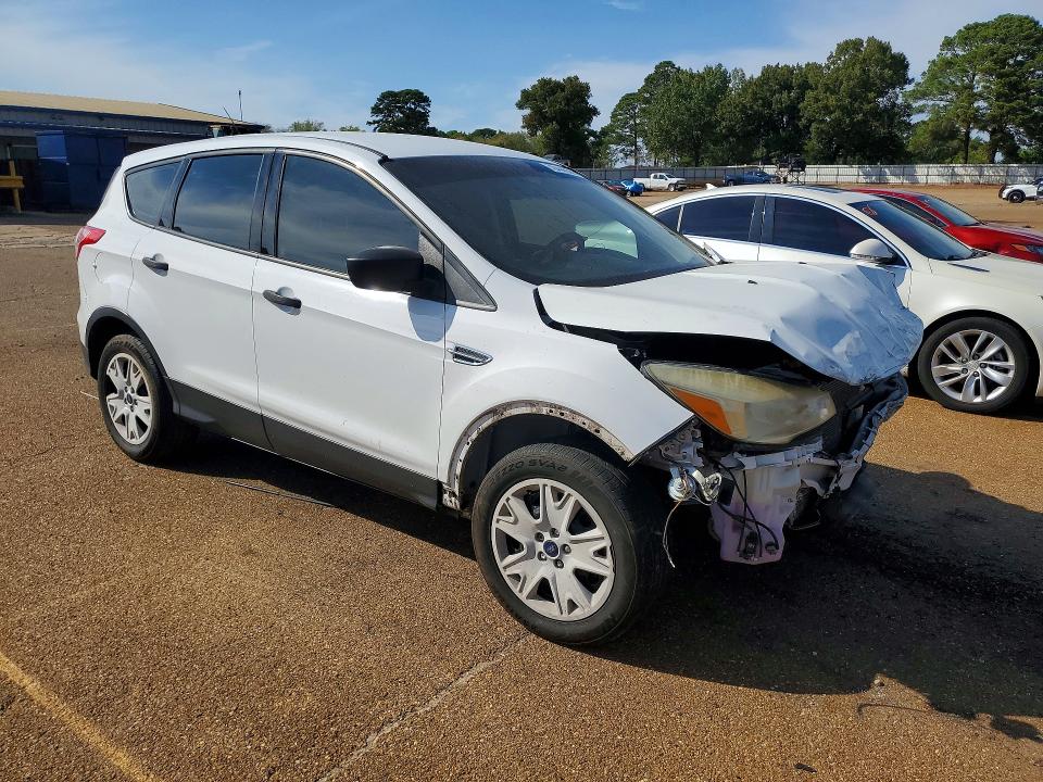 2015 Ford Escape მანქანა იყიდება აუქციონზე, vin: 1FMCU0F70FUB18732, აუქციონის ნომერი: 70444536