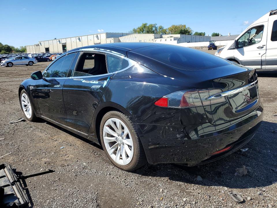 68523726 :رقم المزاد ، 5YJSA1E26GF152544 vin ، 2016 Tesla Model S مزاد بيع