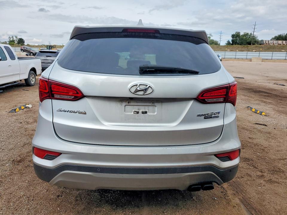 Продажа на аукционе авто 2017 Hyundai Santa Fe Sport, vin: 5XYZWDLA8HG470588, номер лота: 71105126