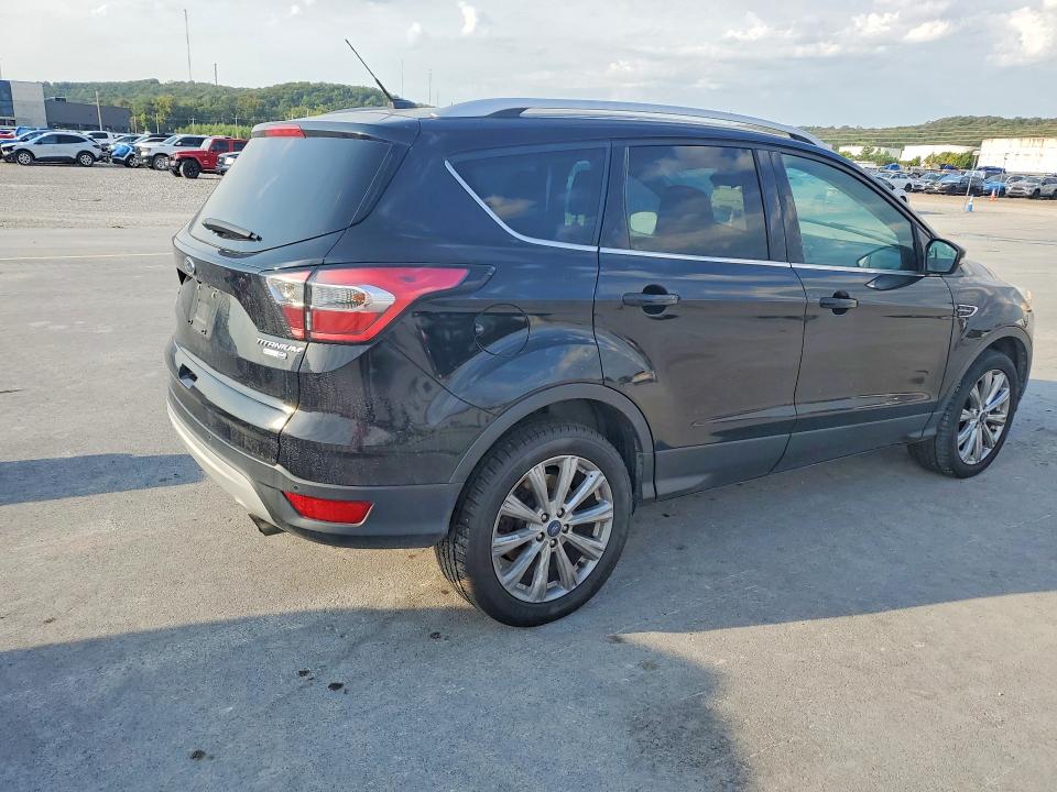 2017 Ford Escape მანქანა იყიდება აუქციონზე, vin: 1FMCU9JD8HUC89734, აუქციონის ნომერი: 70690316