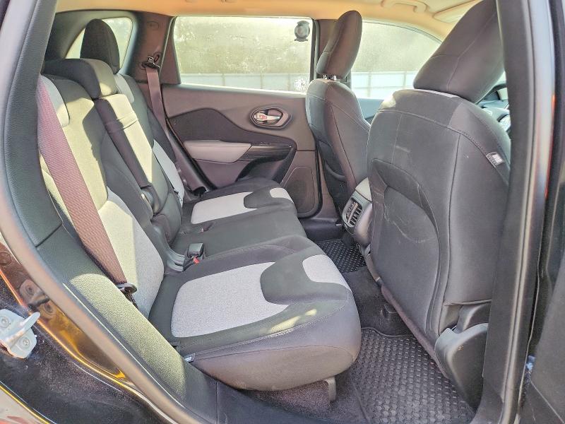 70815486 :رقم المزاد ، 1C4PJMCS2EW124937 vin ، 2014 Jeep Cherokee مزاد بيع