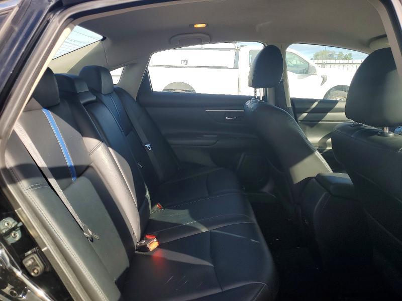 Продаж на аукціоні авто 2018 Nissan Altima, vin: 1N4AL3AP3JC298798, номер лоту: 70233946