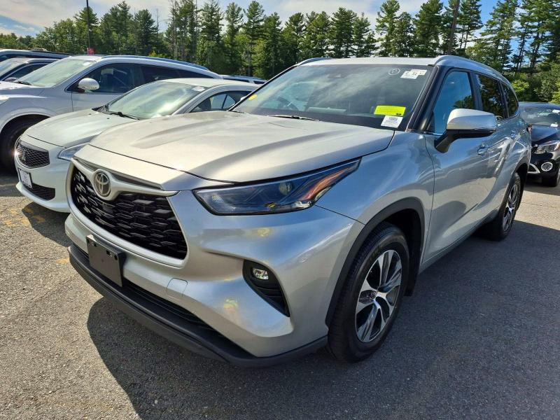 67990366 :رقم المزاد ، 5TDKDRBH4PS042120 vin ، 2023 Toyota Highlander مزاد بيع