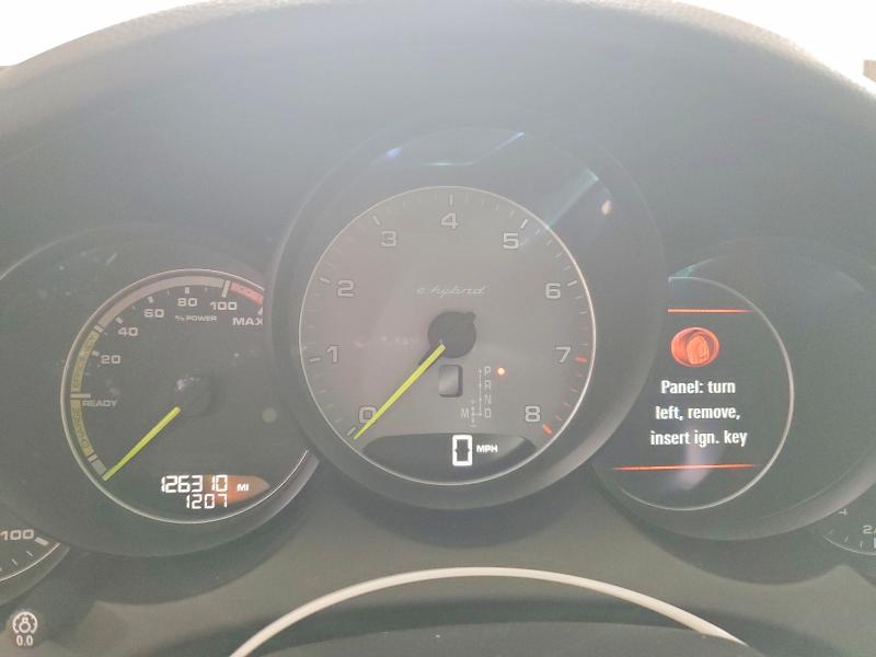 70886216 :رقم المزاد ، WP1AE2A2XFLA52534 vin ، 2015 Porsche Cayenne مزاد بيع