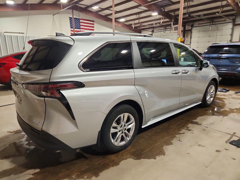 68552816 :رقم المزاد ، 5TDJSKFCXPS093936 vin ، 2023 Toyota Sienna مزاد بيع