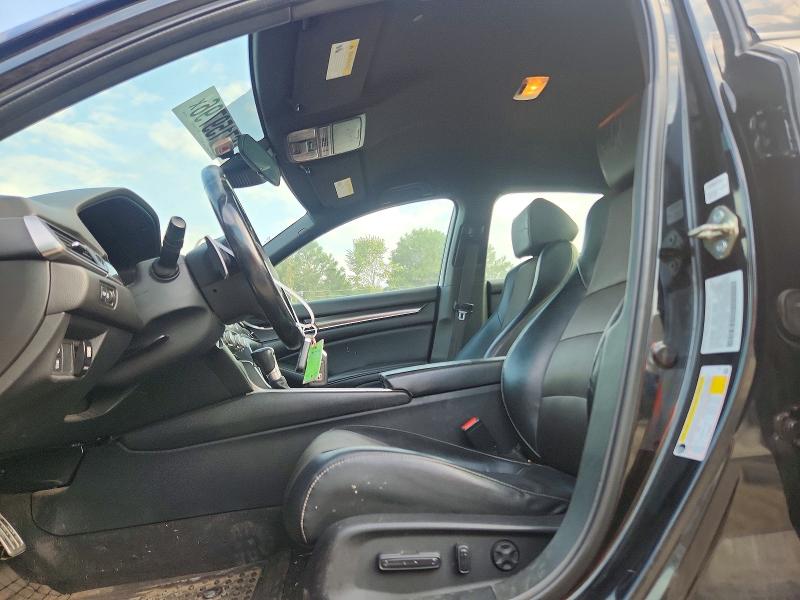 67159796 :رقم المزاد ، 1HGCV1F36JA158586 vin ، 2018 Honda Accord مزاد بيع