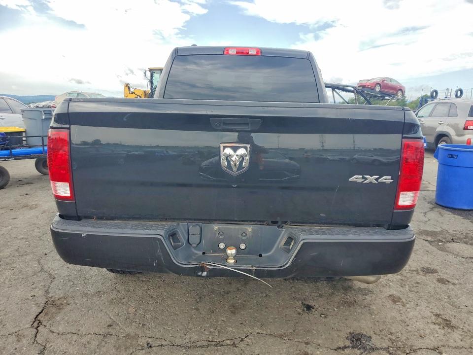 67725196 :رقم المزاد ، 1C6RR7FG6KS523208 vin ، 2019 Ram 1500 Classic مزاد بيع