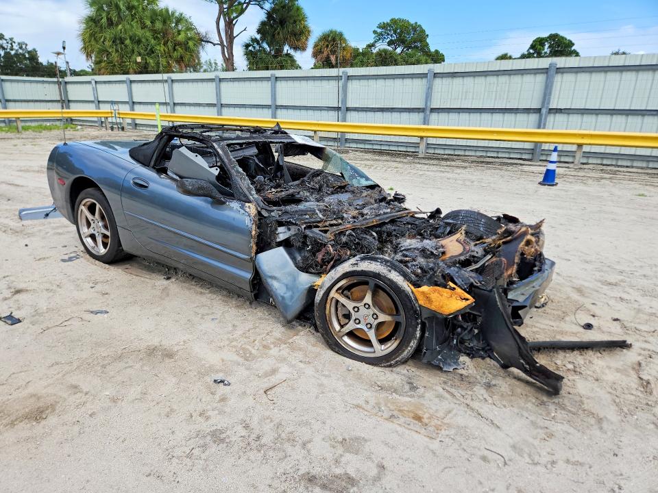 2004 Chevrolet Corvette მანქანა იყიდება აუქციონზე, vin: 1G1YY32G545100782, აუქციონის ნომერი: 69510656