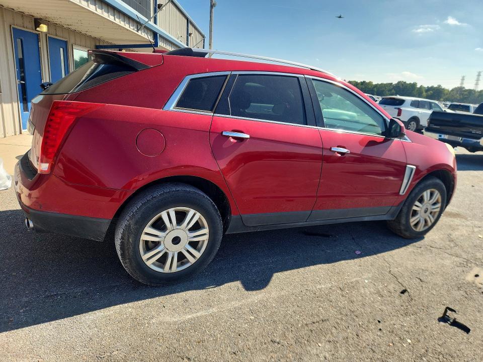 70162346 :رقم المزاد ، 3GYFNBE34FS622946 vin ، 2015 Cadillac Srx مزاد بيع