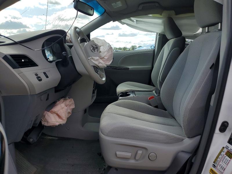 68337996 :رقم المزاد ، 5TDKK3DC0CS226484 vin ، 2012 Toyota Sienna مزاد بيع