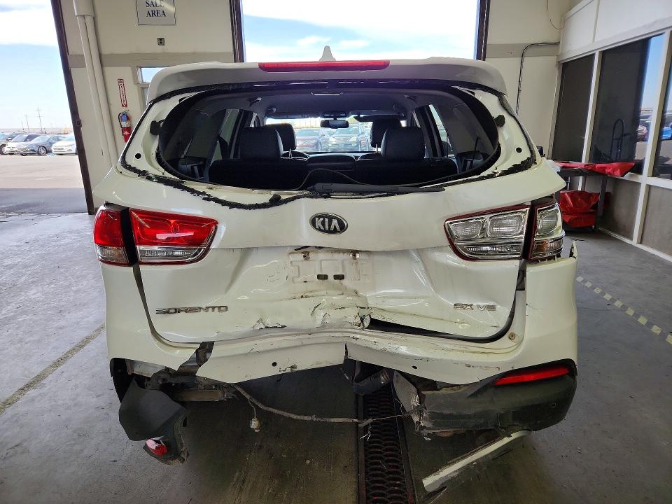 2017 Kia Sorento მანქანა იყიდება აუქციონზე, vin: 5XYPHDA51HG238390, აუქციონის ნომერი: 69746226