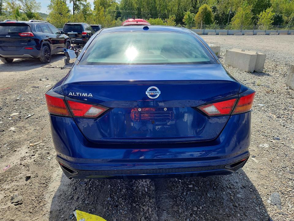 68104126 :رقم المزاد ، 1N4BL4BV3LC128256 vin ، 2020 Nissan Altima مزاد بيع