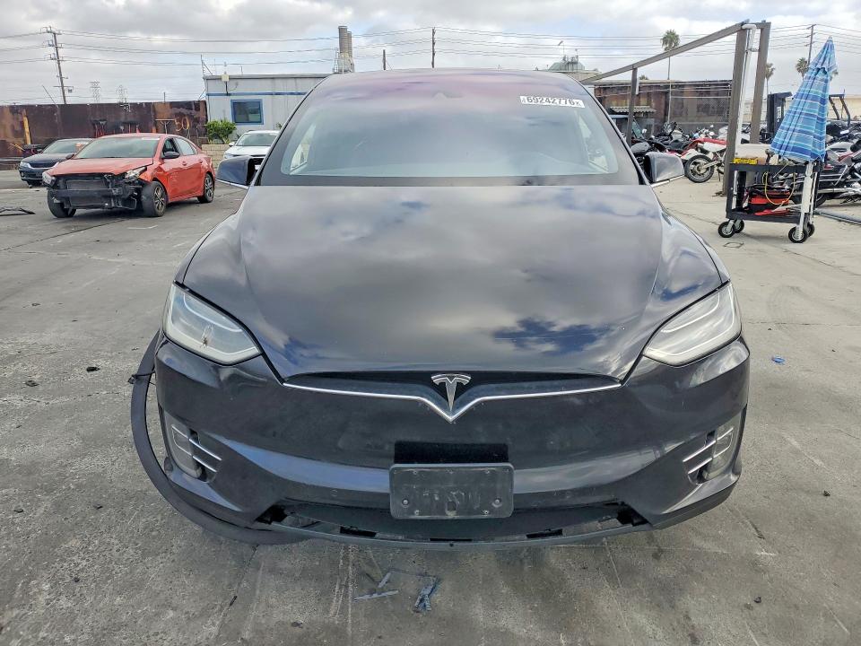 Продажа на аукционе авто 2016 Tesla Model X, vin: 5YJXCBE20GF008087, номер лота: 69242776