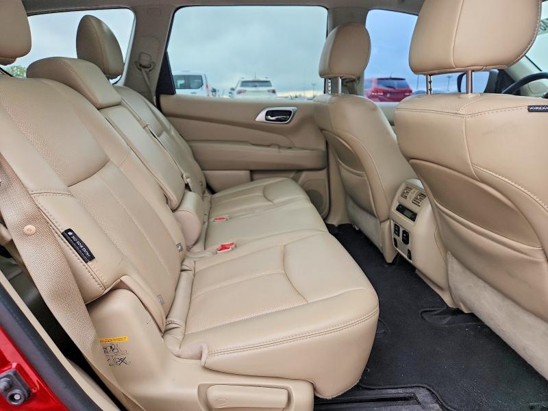 69548736 :رقم المزاد ، 5N1DR2MM3JC653773 vin ، 2018 Nissan Pathfinder مزاد بيع