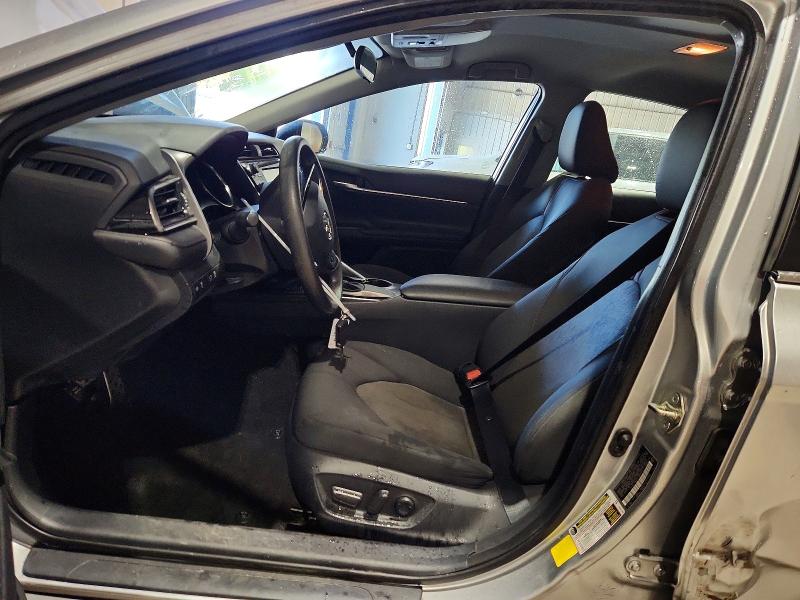 70108066 :رقم المزاد ، 4T1C11AK7LU945911 vin ، 2020 Toyota Camry مزاد بيع