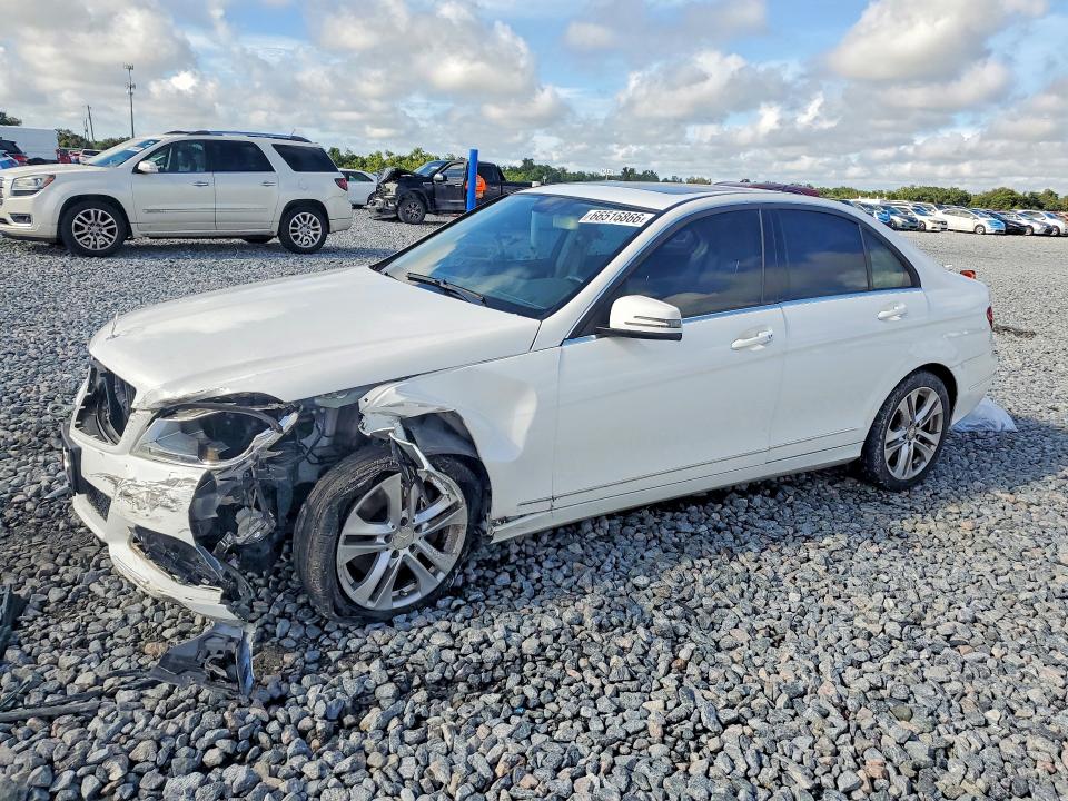 2014 Mercedes-benz C მანქანა იყიდება აუქციონზე, vin: WDDGF8AB7EG180514, აუქციონის ნომერი: 66516866