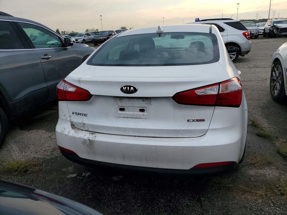 2015 Kia Forte მანქანა იყიდება აუქციონზე, vin: KNAFX4A86F5334124, აუქციონის ნომერი: 68077556