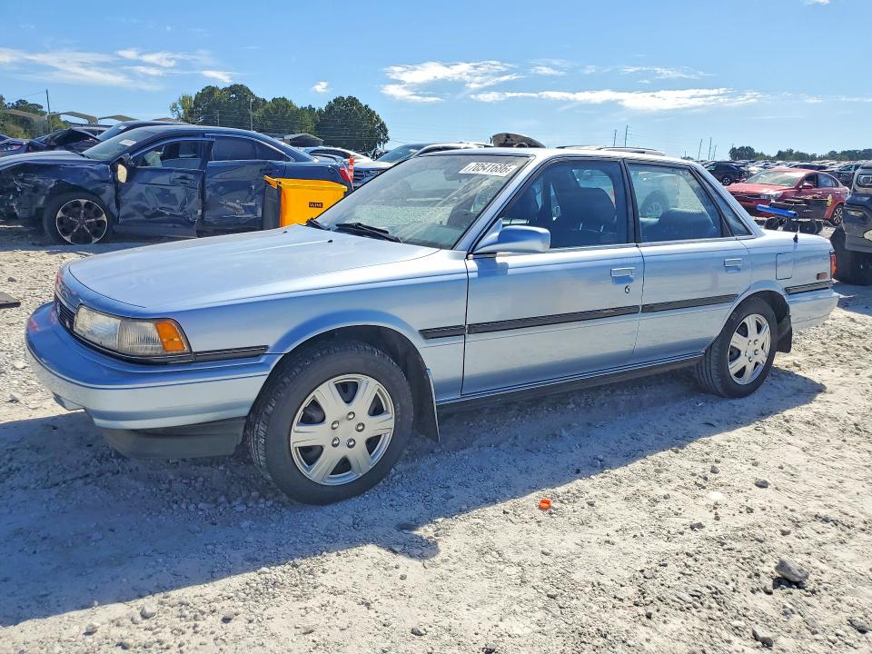 70541686 :رقم المزاد ، 4T1VV22E1LU030080 vin ، 1990 Toyota Camry مزاد بيع