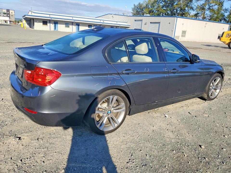 68013676 :رقم المزاد ، WBA3A5G5XFNS85971 vin ، 2015 Bmw 328 مزاد بيع