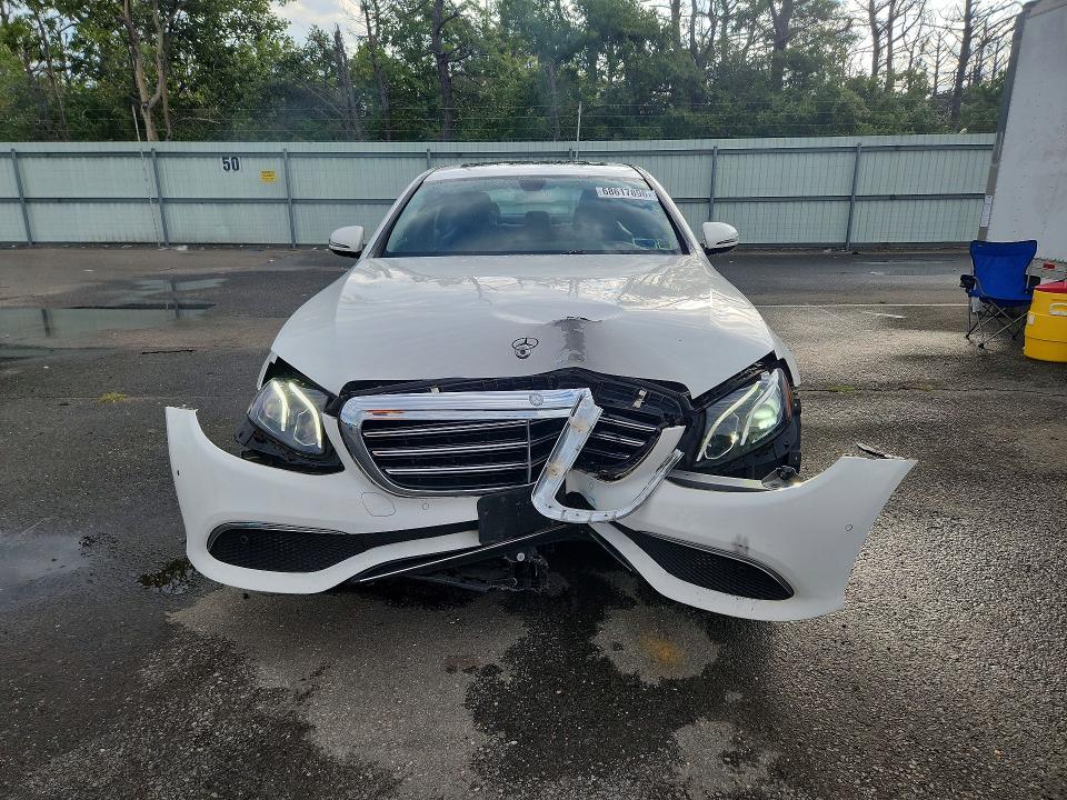 68617896 :رقم المزاد ، WDDZF4KB3HA145699 vin ، 2017 Mercedes-benz E مزاد بيع