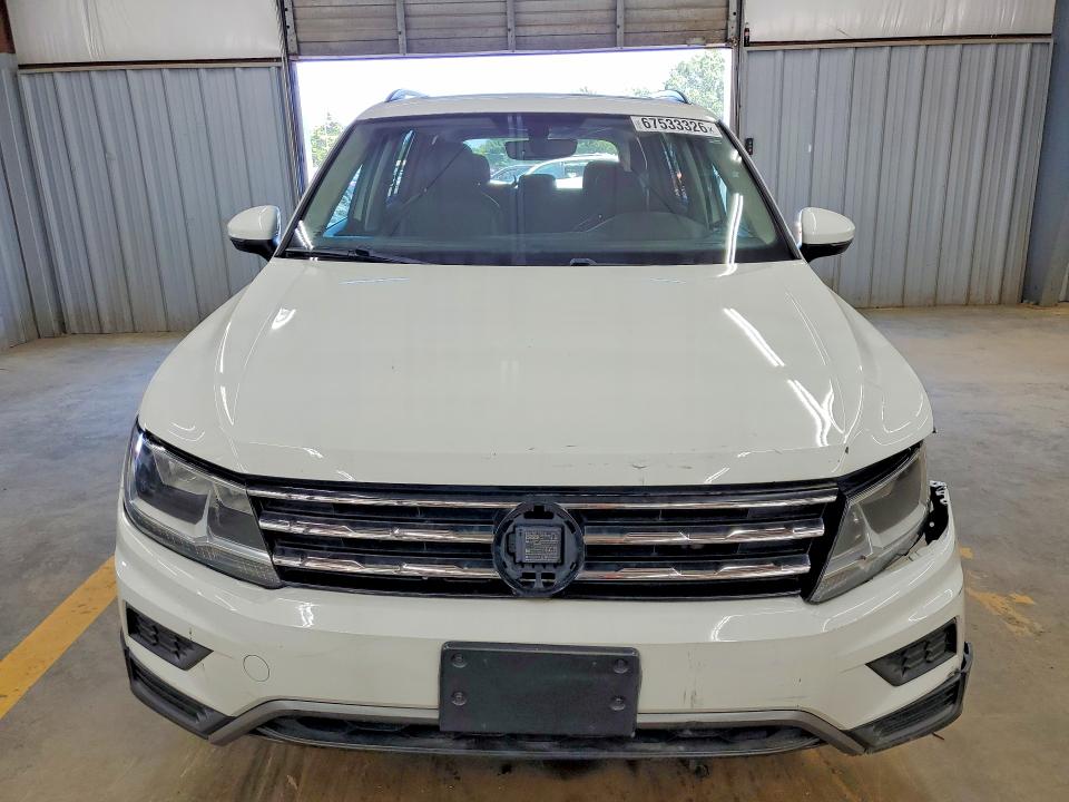 Продаж на аукціоні авто 2018 Volkswagen Tiguan, vin: 3VV2B7AX8JM185907, номер лоту: 67533326