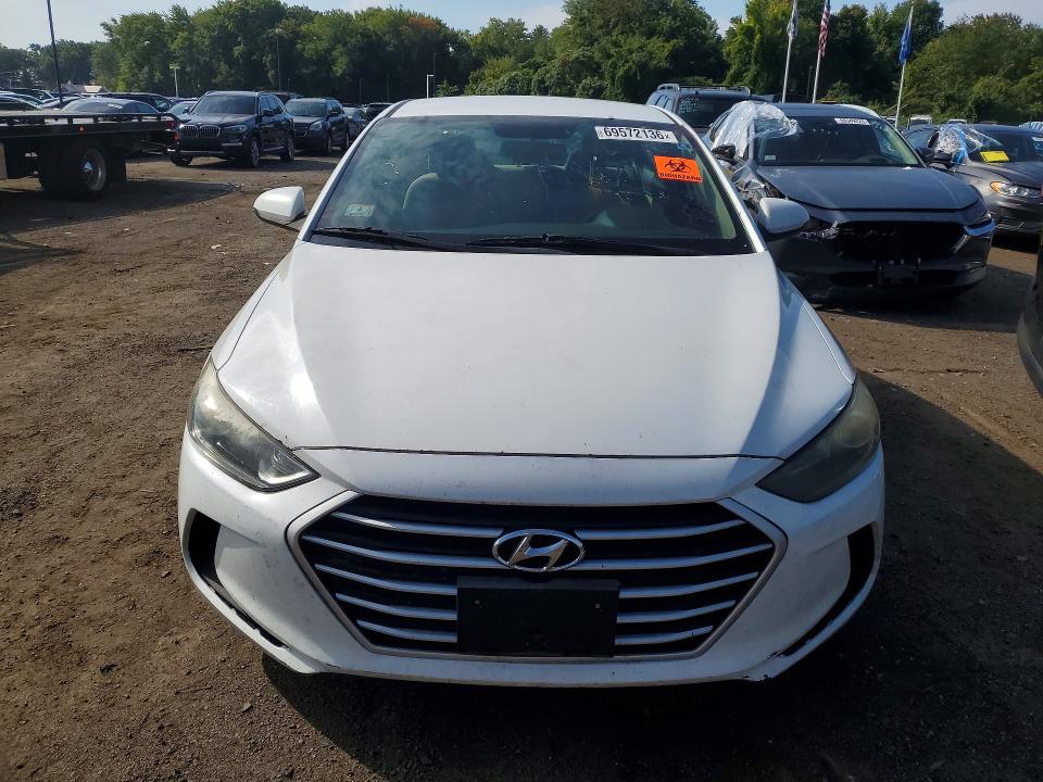 69572136 :رقم المزاد ، 5NPD84LF9HH159504 vin ، 2017 Hyundai Elantra مزاد بيع