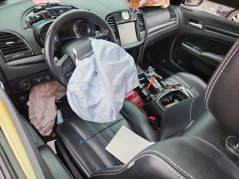 Продаж на аукціоні авто 2015 Chrysler 300, vin: 2C3CCABGXFH921574, номер лоту: 69793876