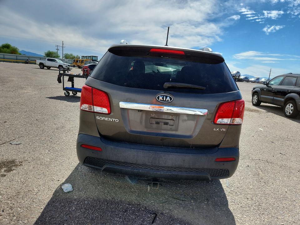69986126 :رقم المزاد ، 5XYKUDA26DG365318 vin ، 2013 Kia Sorento مزاد بيع