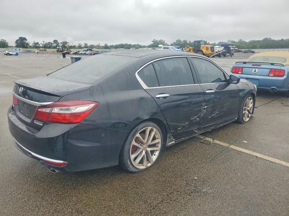 Продаж на аукціоні авто 2017 Honda Accord, vin: 1HGCR2F11HA250725, номер лоту: 69616486
