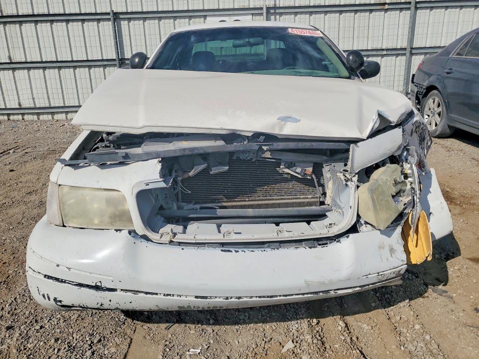 Продажа на аукционе авто 2006 Ford Crown Vict, vin: 2FAHP71WX6X149736, номер лота: 61557446