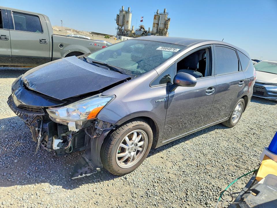 70884876 :رقم المزاد ، JTDZN3EU0FJ038689 vin ، 2015 Toyota Prius V مزاد بيع