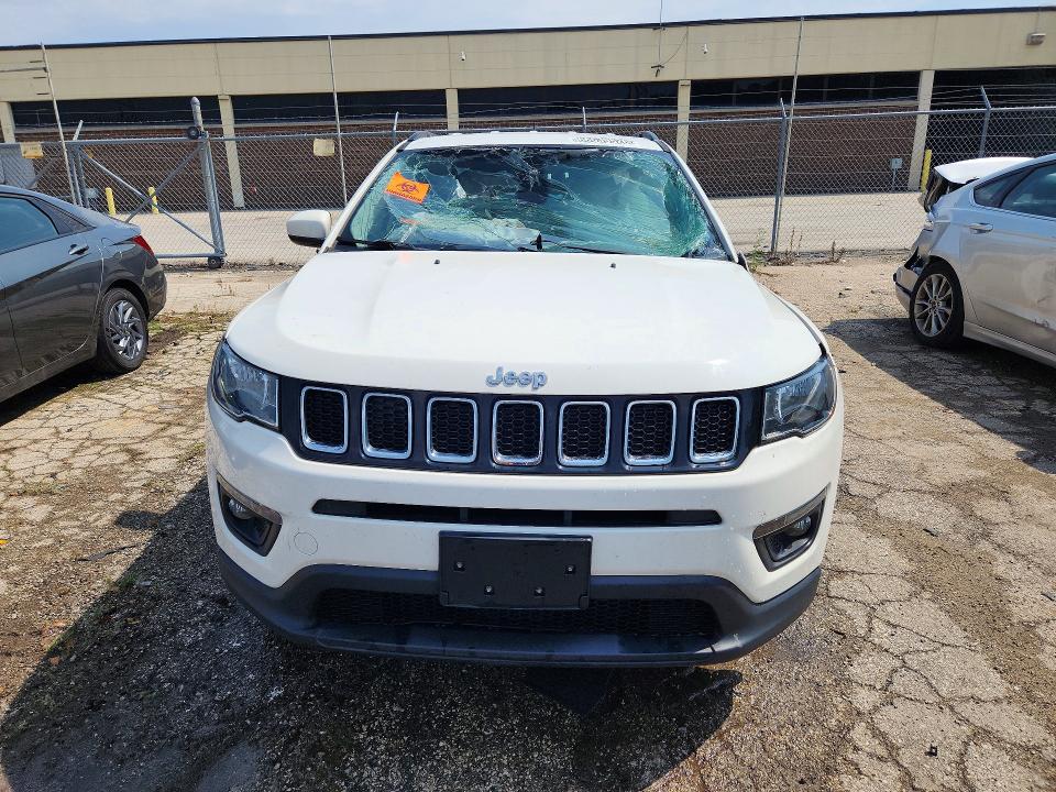 2018 Jeep Compass მანქანა იყიდება აუქციონზე, vin: 3C4NJDBB6JT281752, აუქციონის ნომერი: 66639526