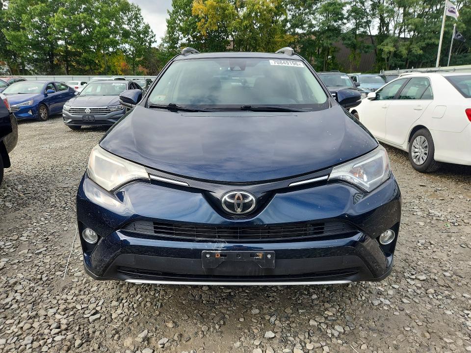 70849196 :رقم المزاد ، JTMRFREV8JJ176482 vin ، 2018 Toyota Rav4 مزاد بيع