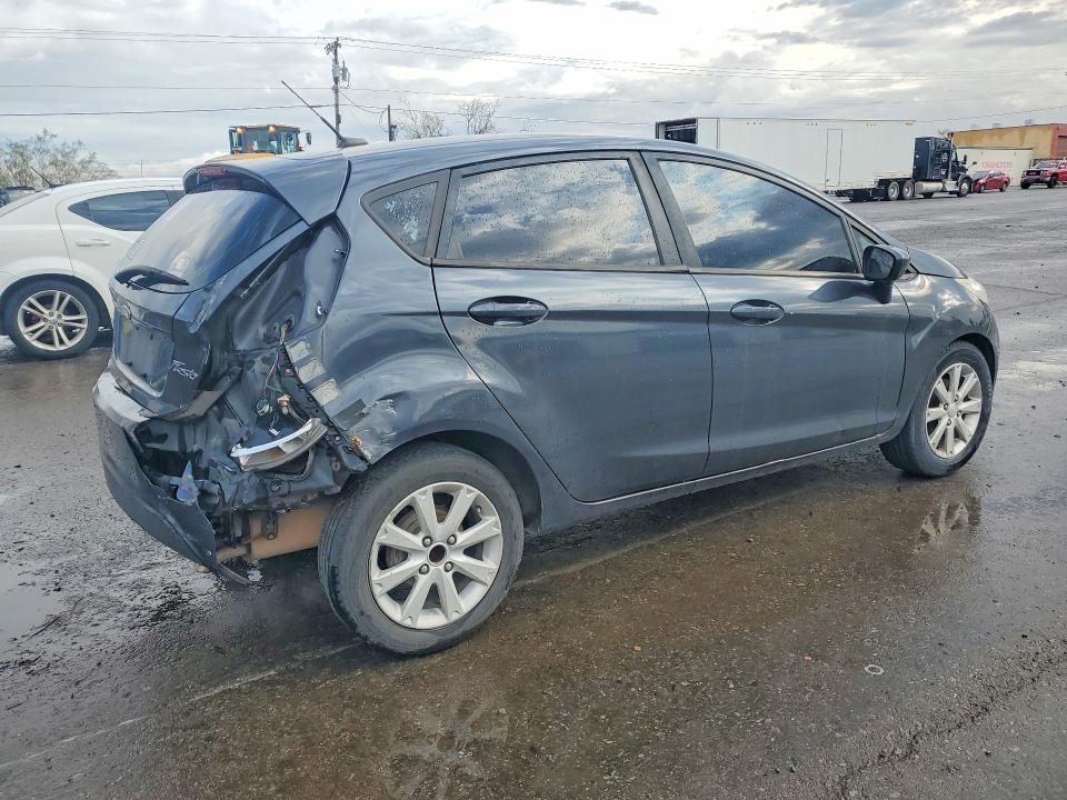 70535596 :رقم المزاد ، 3FADP4EJ8BM156721 vin ، 2011 Ford Fiesta مزاد بيع