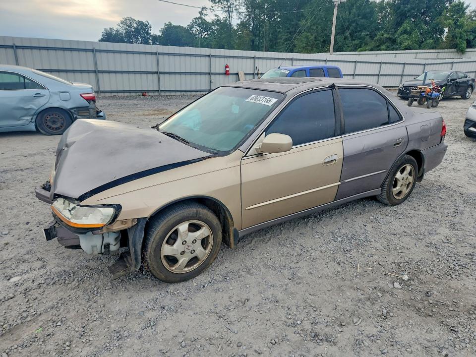 2000 Honda Accord მანქანა იყიდება აუქციონზე, vin: JHMCG5652YC011888, აუქციონის ნომერი: 68633166